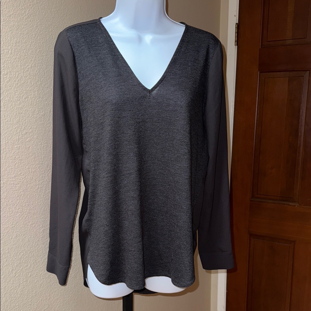 Ann Taylor Charcoal V-Neck Long Sleeve Knit Front Blouse Women’s Size S